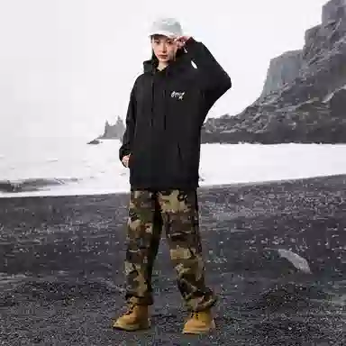 LIGHTNING MONSTER Logo