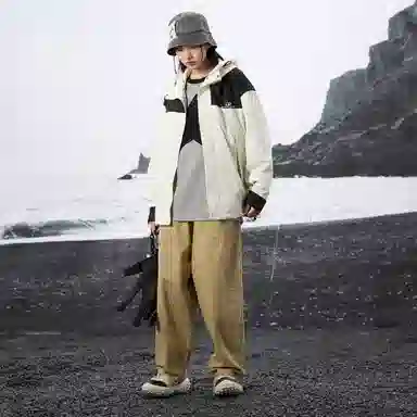 LIGHTNING MONSTER Logo