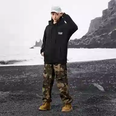 LIGHTNING MONSTER Logo