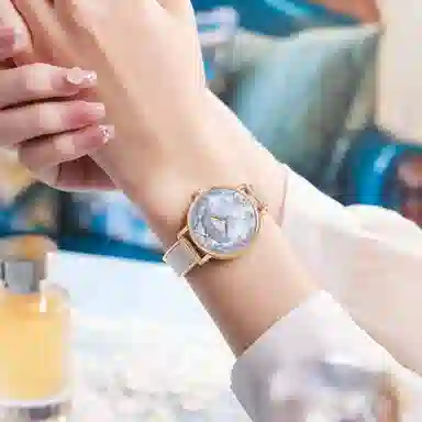 梦特娇 法国巴黎轻奢品牌 精致设计小众潮流女学生 高级感时尚简约 女表  石英机芯 合金表带 男女同款 蓝色表盘 气质优雅腕表 限定皮盒