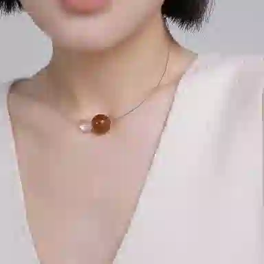 925