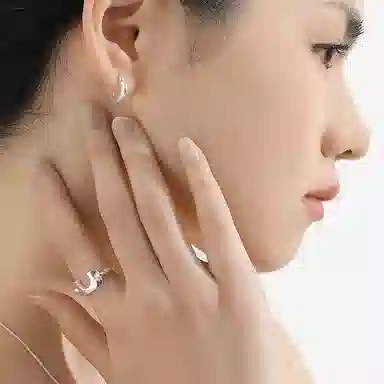 U ins 925