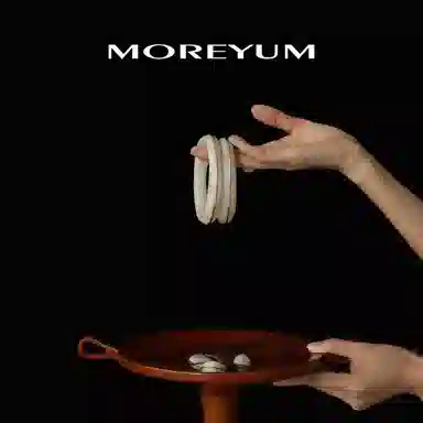 慕阳 小众优雅 显白古典气质轻奢简约设计 日常精致百搭优雅大气休闲时尚 清冷氛围感素雅气质 精美礼盒 好运 树脂 手镯 女款