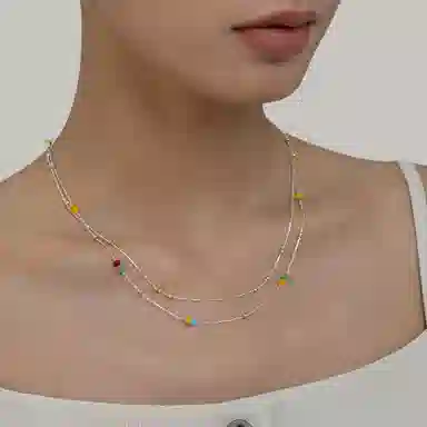 925