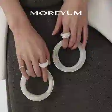 慕阳 小众优雅 显白古典气质轻奢简约设计 日常精致百搭优雅大气休闲时尚 清冷氛围感素雅气质 精美礼盒 好运 树脂 手镯 女款