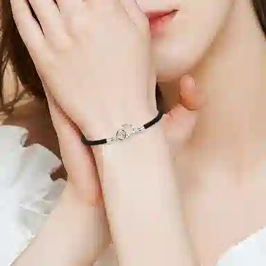 S925