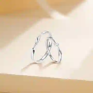 925