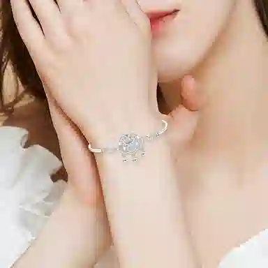 S925