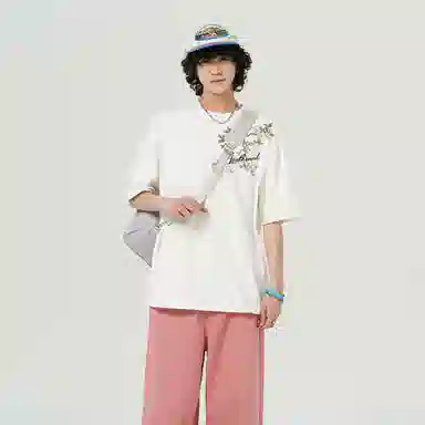 UNthemed T