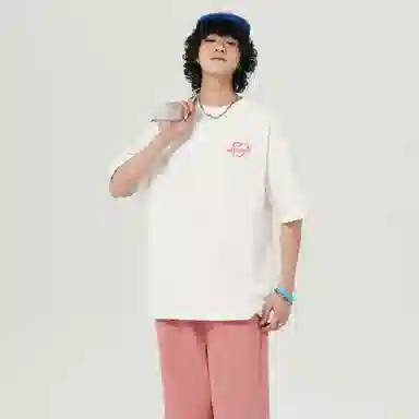 UNthemed T