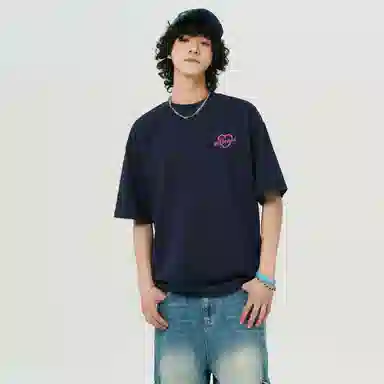 UNthemed T