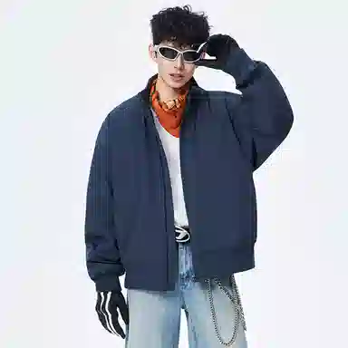 UNthemed cleanfitbomber