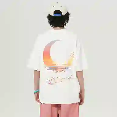 UNthemed T