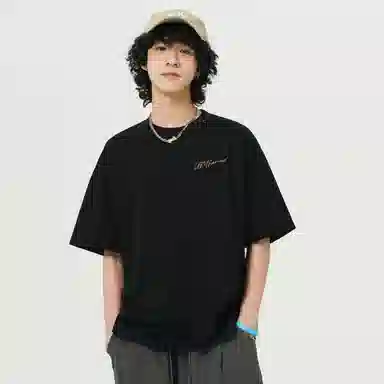 UNthemed T