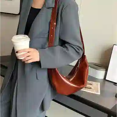 恒源祥 新春时尚百搭腋下包大气高级感百搭牛角包真皮复古妈妈商务通勤手提斜挎包 头层牛皮 单肩包 常规 女款 多色