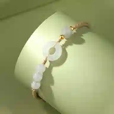 925