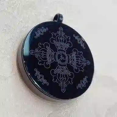 玉临门 国风民族风财源滚滚好运连连黄财神手绘唐卡热贡手绘 合金 吊坠 男女同款情侣款 送 男 女朋友 七 夕礼 物 礼盒包装