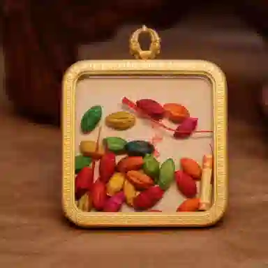 玉临门 国潮平安健康 药师佛法眼加心咒可爱版唐卡热贡手绘 合金 吊坠 男女同款情侣款