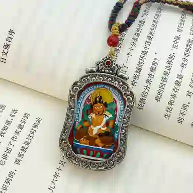 玉临门 国潮复古招财纳福黄财神唐卡热贡手绘 合金 吊坠 男女同款情侣款