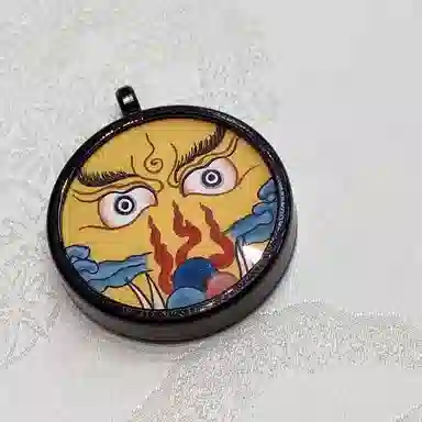 玉临门 国风民族风财源滚滚好运连连黄财神手绘唐卡热贡手绘 合金 吊坠 男女同款情侣款 送 男 女朋友 七 夕礼 物 礼盒包装