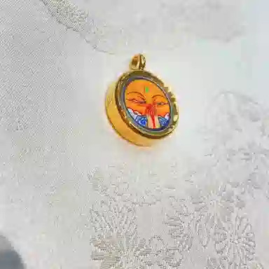 玉临门 国风民族风家和事兴福德无量圆形祥云法眼唐卡热贡手绘 合金 吊坠 男女同款情侣款 送 男 女朋友 七 夕礼 物 礼盒包装