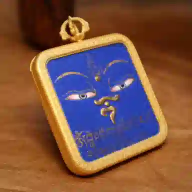 玉临门 国潮平安健康 药师佛法眼加心咒可爱版唐卡热贡手绘 合金 吊坠 男女同款情侣款