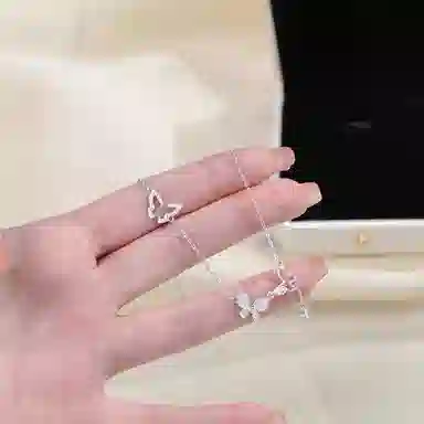 999