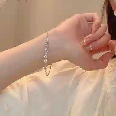 999