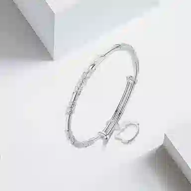 【S999招财福猫】 郁馨 繁花似锦系列浮雕精工工艺转运纳福小猫小众设计高级感 轻奢简约温柔恋爱告白神器#好运 合金 手镯 女款