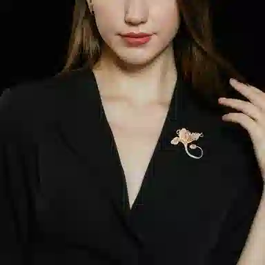 山一丸 复古花朵衣饰西装礼服优雅郁金香 优质环保铜·电镀 胸针 女款