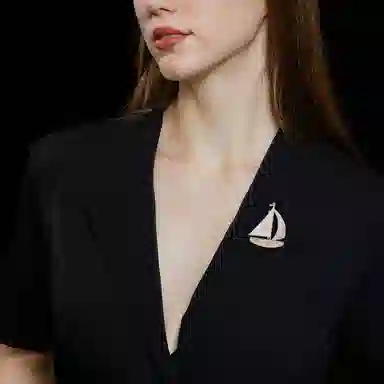 山一丸 轻奢小众气质配饰一帆风顺西装胸花创意简约天然贝壳设计帆船 环保铜 胸针 女款