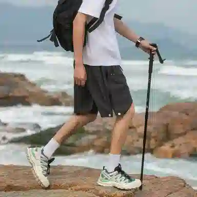 领航骆驼 美式速干透气纯色户外运动直筒休闲短裤 男女同款