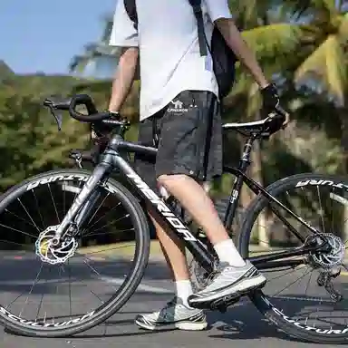 领航骆驼 美式速干透气纯色户外运动直筒休闲短裤 男女同款