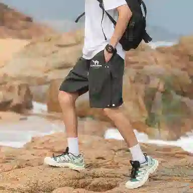 领航骆驼 美式速干透气纯色户外运动直筒休闲短裤 男女同款