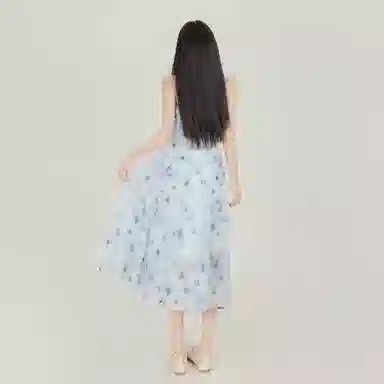 合身适中方蝴蝶印花水墨风设计感通勤休闲温柔高街辣妹晕染海边度假小众领夏季无袖仙气腰简约优雅法式慵懒时尚吊带连衣裙 女款
