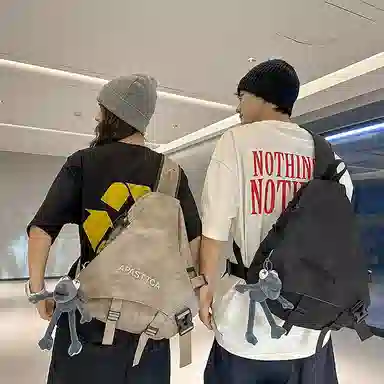 帕克熊 日常通勤大容量简约小众高颜值潮酷百搭 牛津纺 胸包 常规 男女同款情侣款 多色