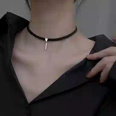 ZWU choker pu