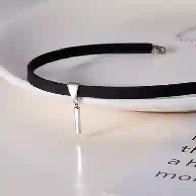 ZWU choker pu