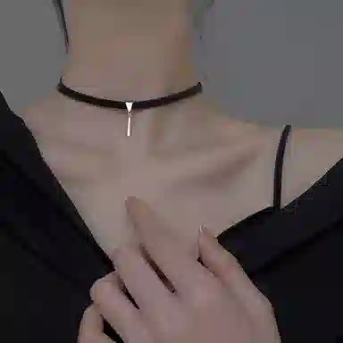 ZWU choker pu