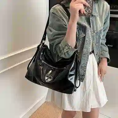 WORM'S HOME ins PU Tote