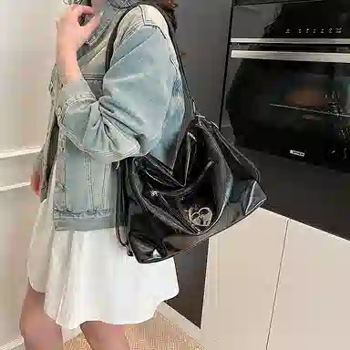 WORM'S HOME ins PU Tote