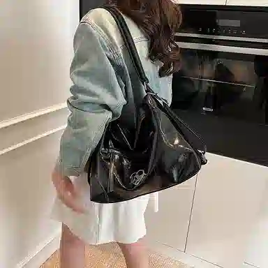 WORM'S HOME ins PU Tote