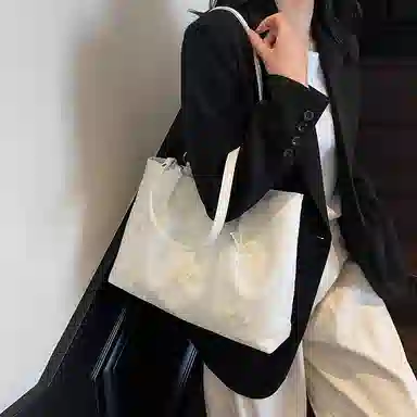 WORM'S HOME Tote Bag