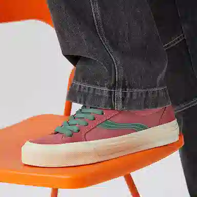 oddCIRKUS x Vision Street Wear Astley Pro