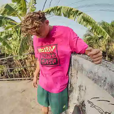 Vision Street Wear logoT