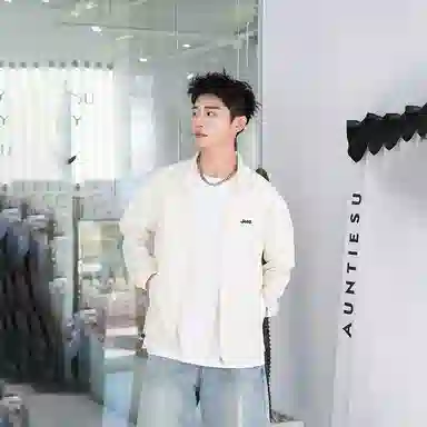 Jeep SS25 logoUPF50+