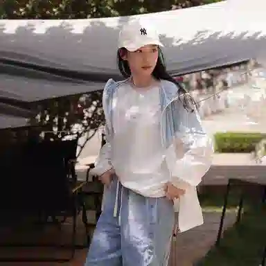 Jeep SS25 logoUPF50+