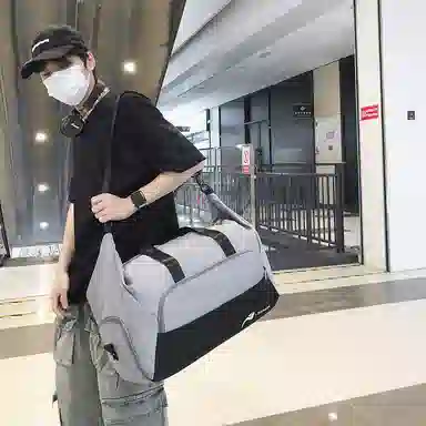 伊曼家 街头潮流简约时尚高级质感小众多巴胺轻便百搭 尼龙 单肩包 女款 粉色/红色/黑色/绿色/灰色