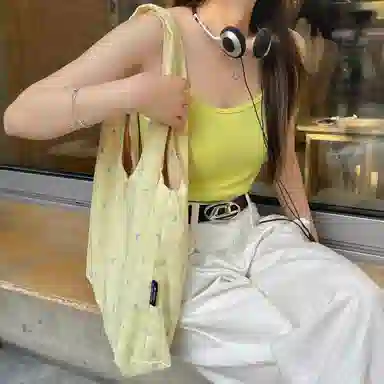 Iman Retro Canvas Bag