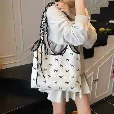 伊曼家 甜美可爱褶皱波点蝴蝶结 特殊材质 托特包单肩包 女款 白色